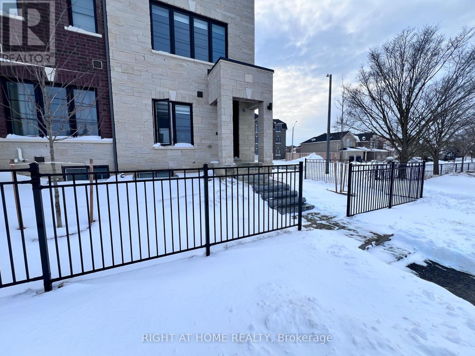 - Suit - 5953 Saigon Street, Mississauga, Ontario  L5V 0E9 - Photo 2 - W12717868