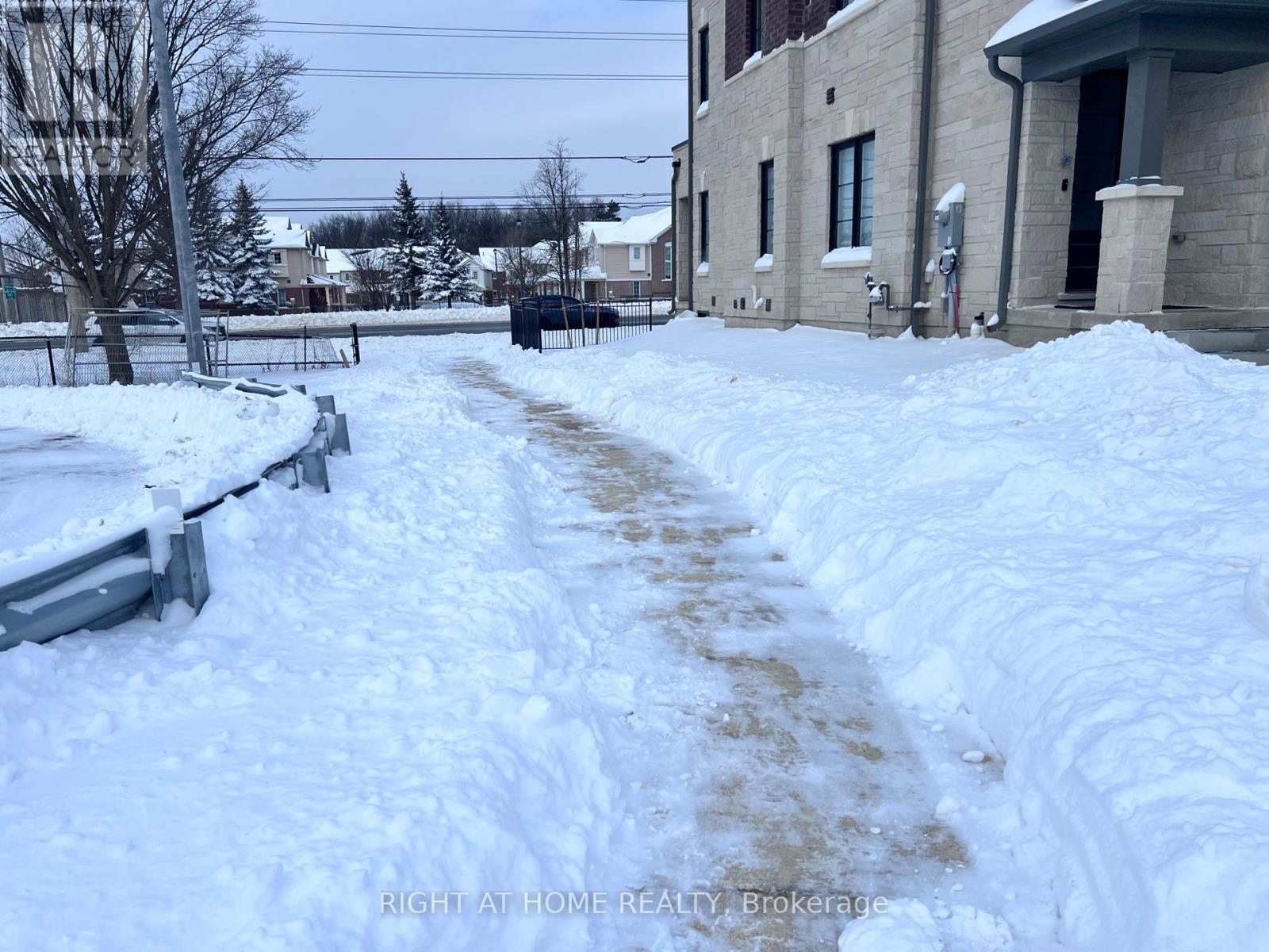 - Suit - 5953 Saigon Street, Mississauga, Ontario  L5V 0E9 - Photo 25 - W12717868