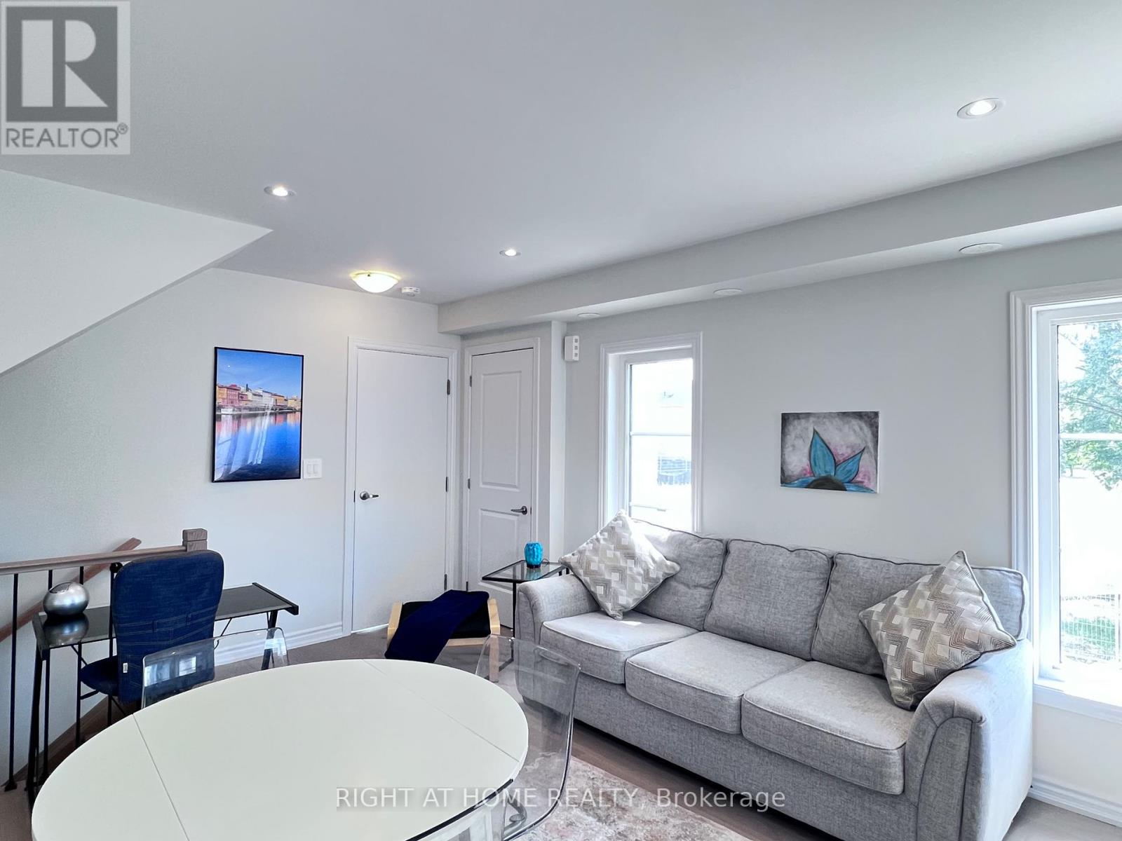 - Suit - 5953 Saigon Street, Mississauga, Ontario  L5V 0E9 - Photo 4 - W12717868