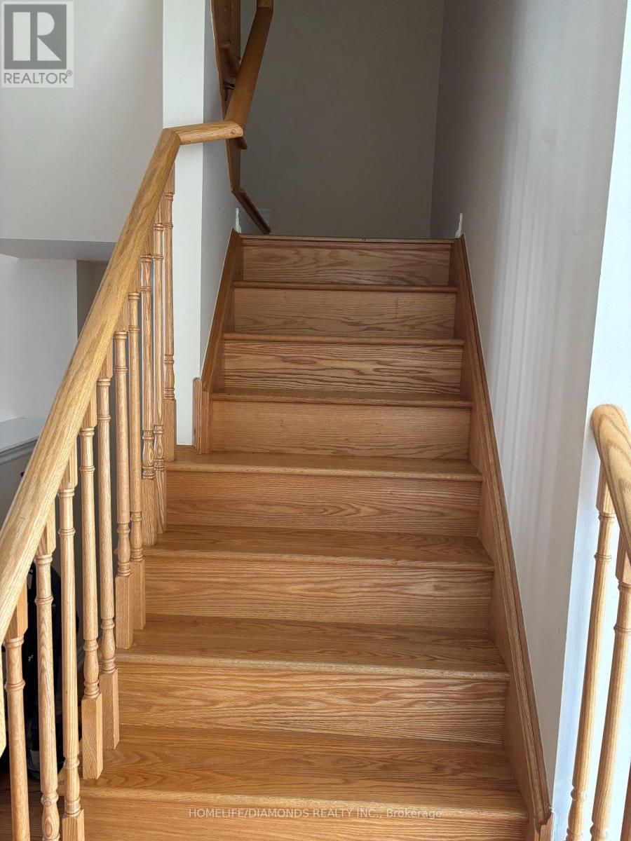 118 Sea Drifter Crescent, Brampton, Ontario  L6P 2S1 - Photo 8 - W12717900