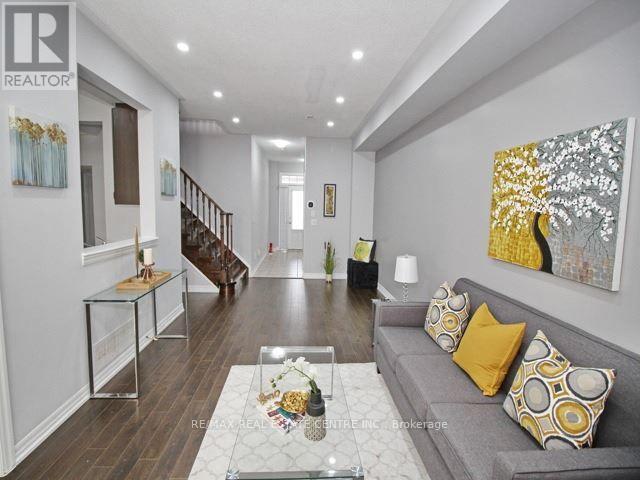 38 Whitmer Street, Milton (Sc Scott), Ontario  L9T 0R5 - Photo 5 - W12717938