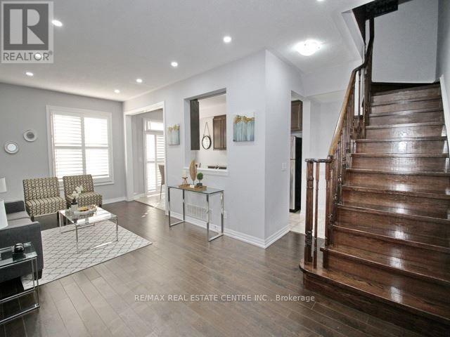 38 Whitmer Street, Milton (Sc Scott), Ontario  L9T 0R5 - Photo 7 - W12717938