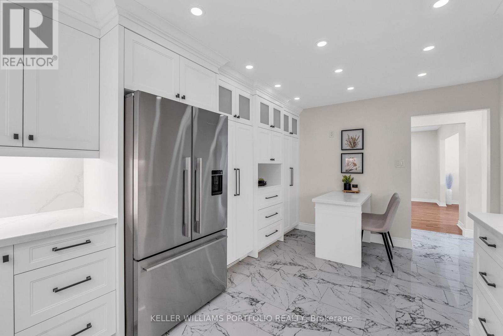 200 Lake Promenade, Toronto, Ontario  M8W 1A8 - Photo 13 - W12717940