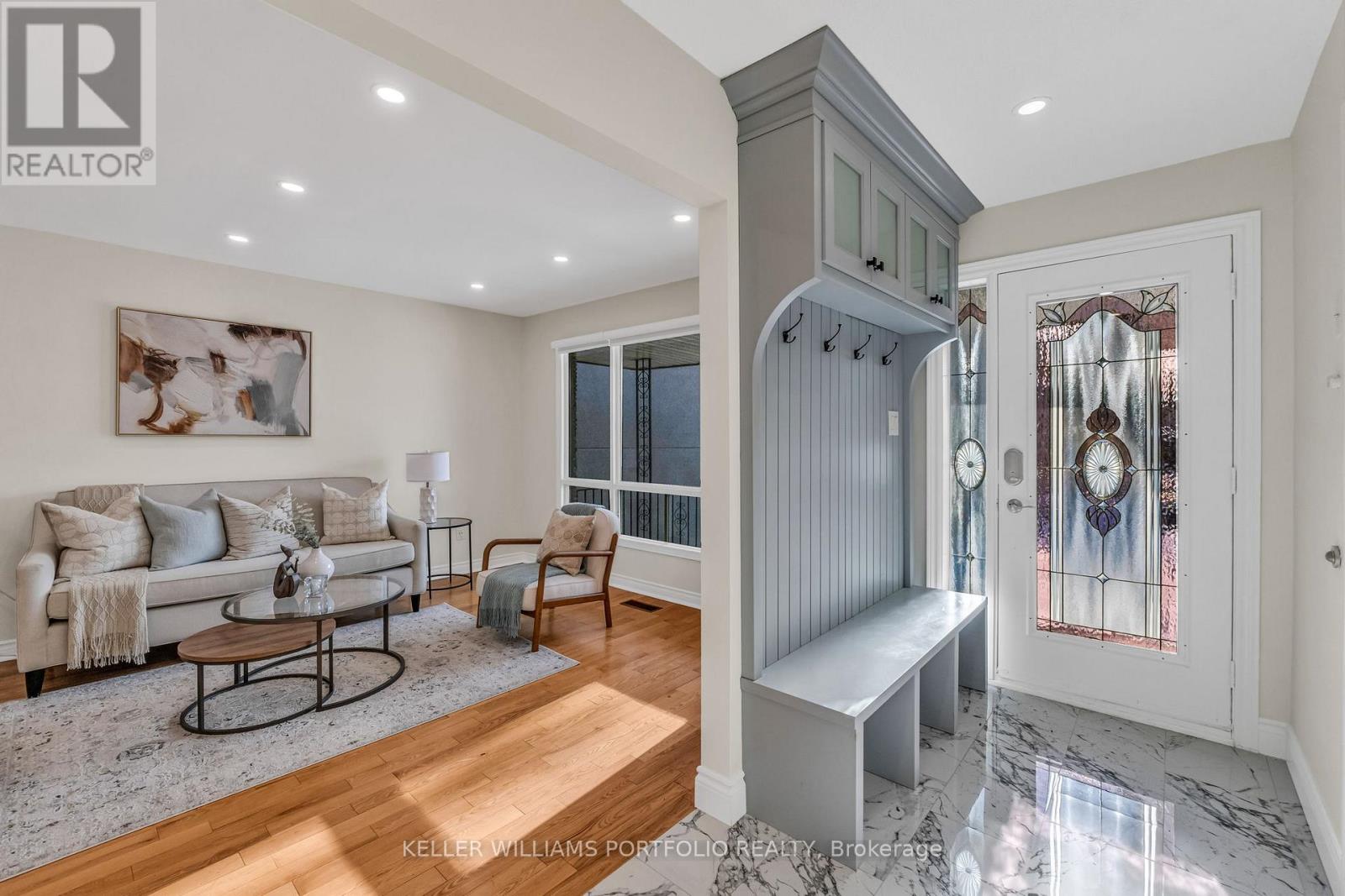 200 Lake Promenade, Toronto, Ontario  M8W 1A8 - Photo 2 - W12717940