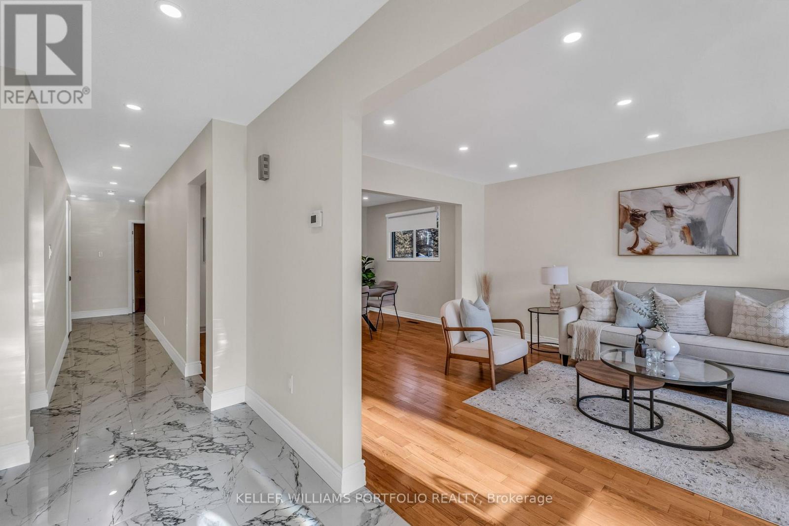 200 Lake Promenade, Toronto, Ontario  M8W 1A8 - Photo 3 - W12717940