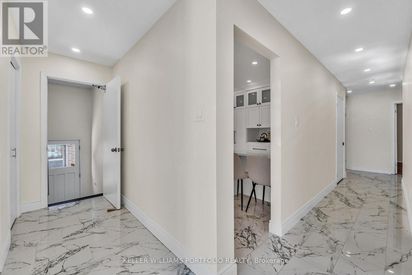 200 Lake Promenade, Toronto, Ontario  M8W 1A8 - Photo 30 - W12717940