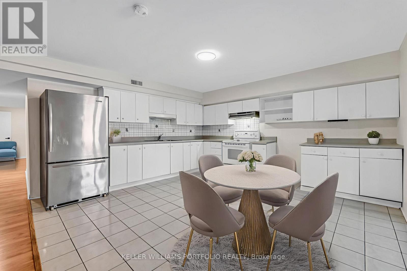 200 Lake Promenade, Toronto, Ontario  M8W 1A8 - Photo 37 - W12717940