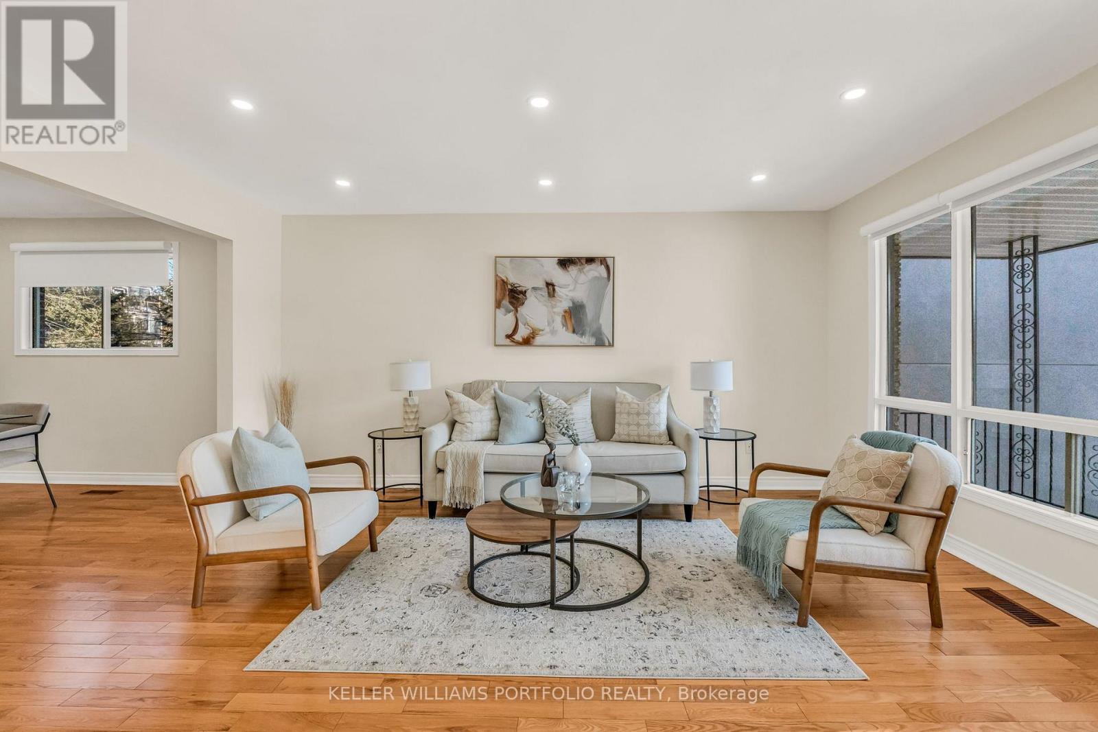 200 Lake Promenade, Toronto, Ontario  M8W 1A8 - Photo 4 - W12717940