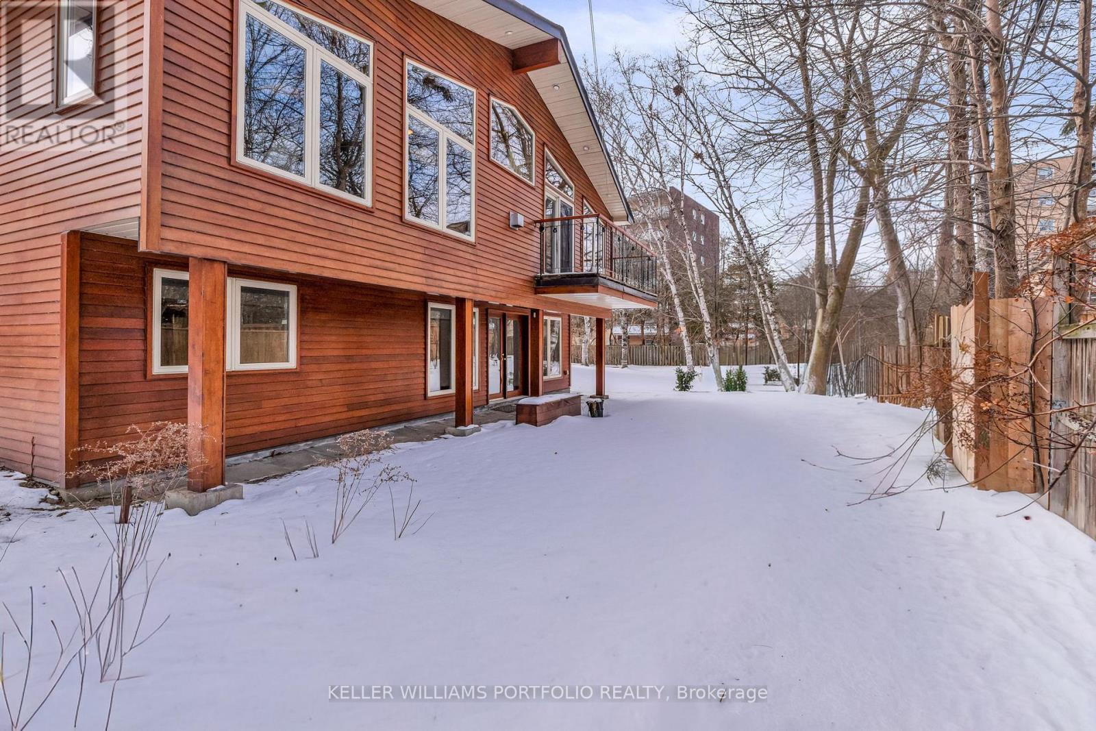 200 Lake Promenade, Toronto, Ontario  M8W 1A8 - Photo 45 - W12717940