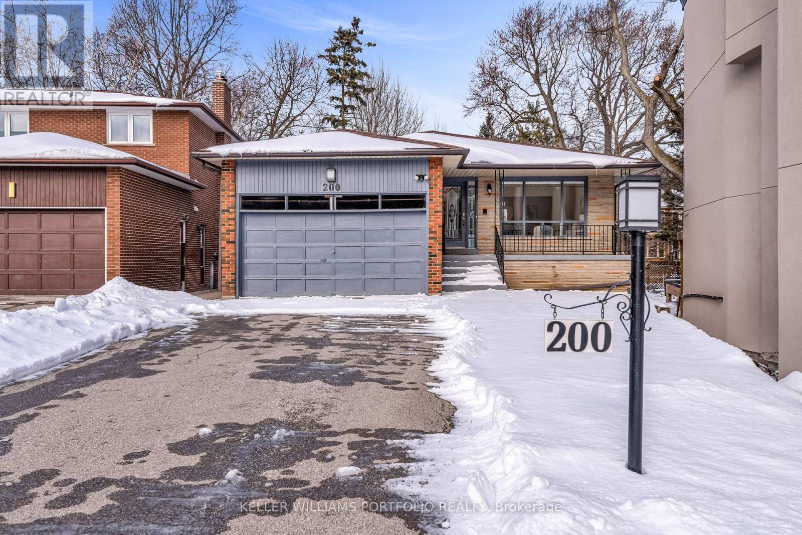 200 Lake Promenade, Toronto, Ontario  M8W 1A8 - Photo 46 - W12717940