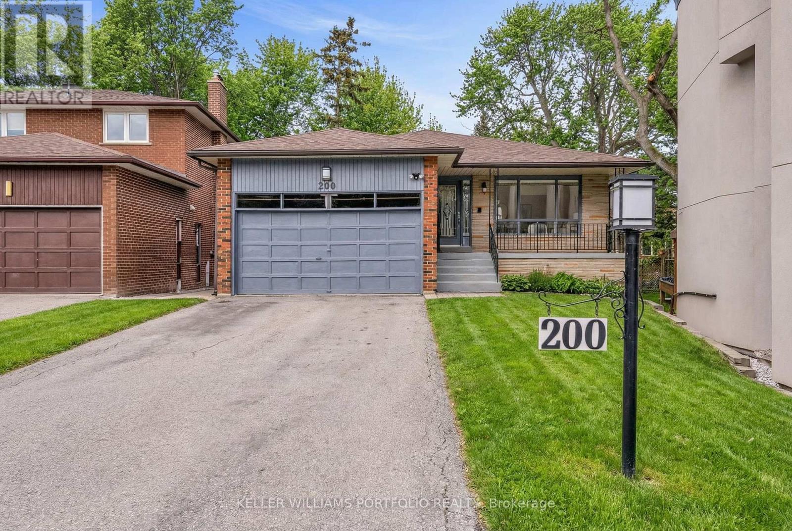 200 Lake Promenade, Toronto, Ontario  M8W 1A8 - Photo 47 - W12717940