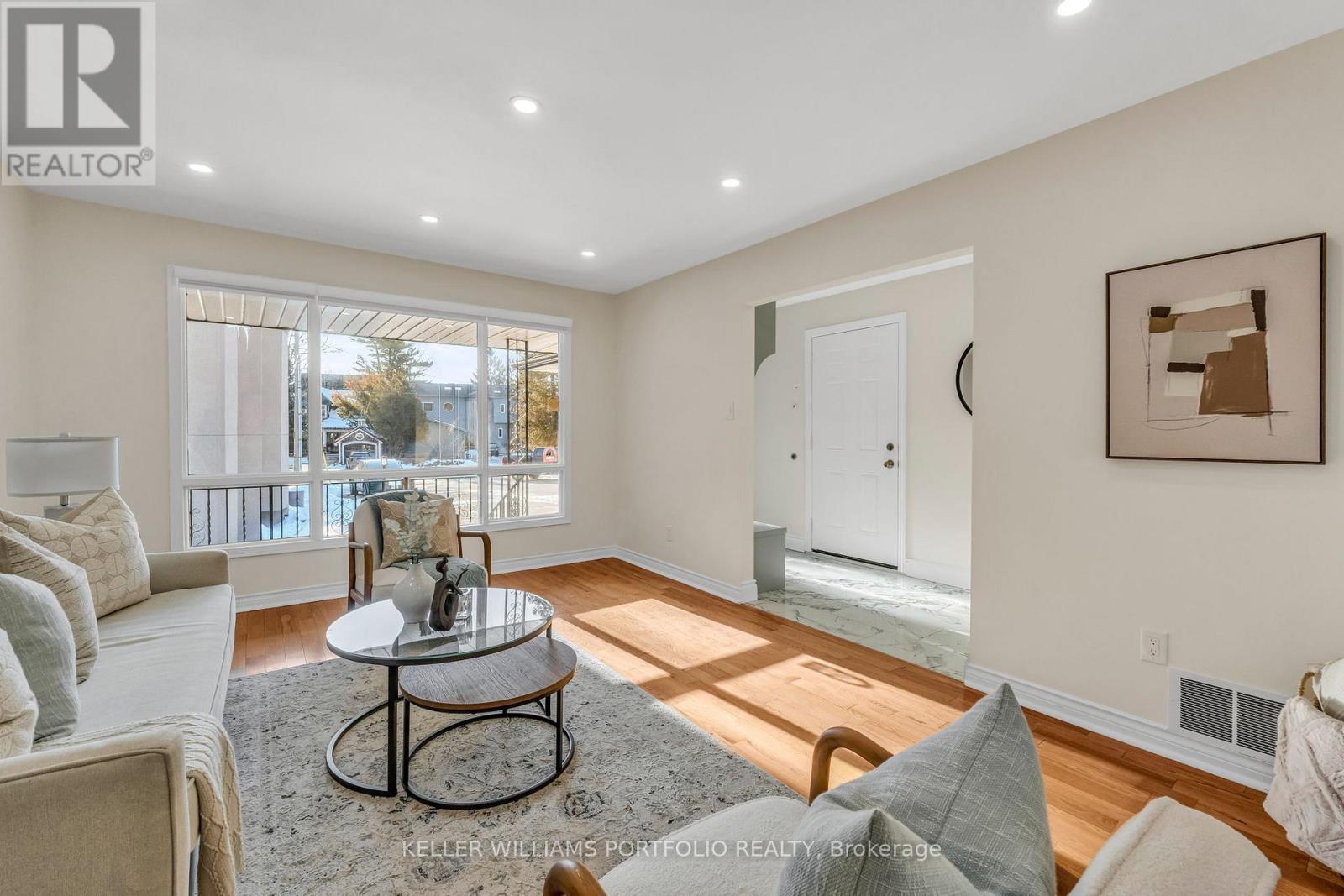 200 Lake Promenade, Toronto, Ontario  M8W 1A8 - Photo 7 - W12717940