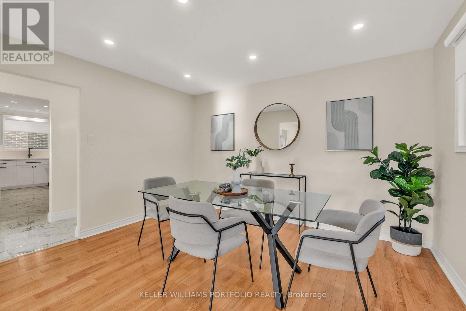 200 Lake Promenade, Toronto, Ontario  M8W 1A8 - Photo 8 - W12717940