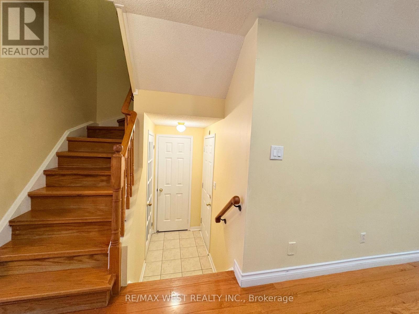 98 Four Seasons Circle, Brampton, Ontario  L7A 2A8 - Photo 18 - W12717952