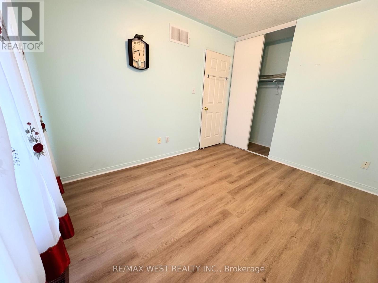 98 Four Seasons Circle, Brampton, Ontario  L7A 2A8 - Photo 31 - W12717952