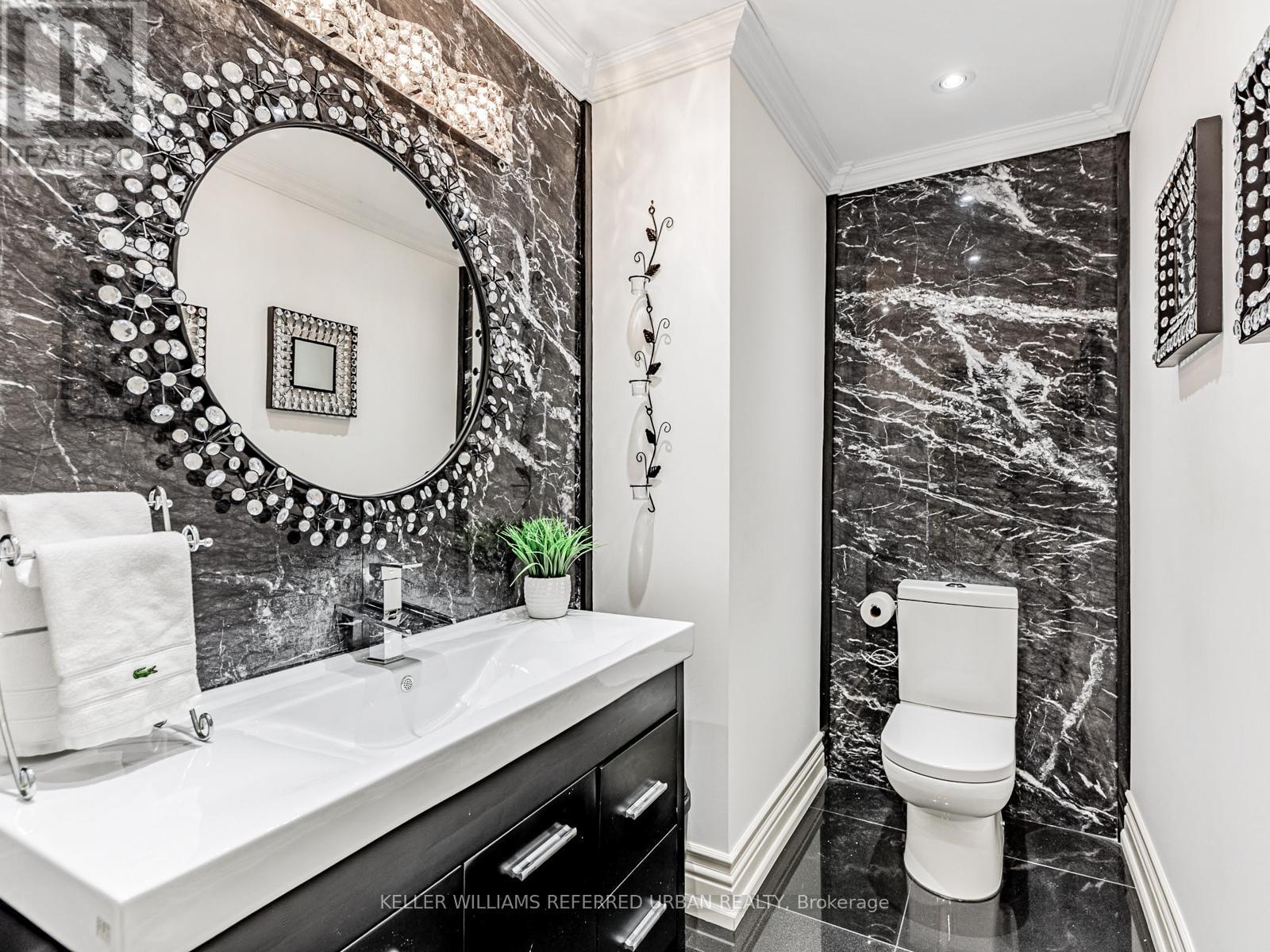 33 Redberry Parkway, Toronto, Ontario  M6L 2J7 - Photo 16 - W12717970