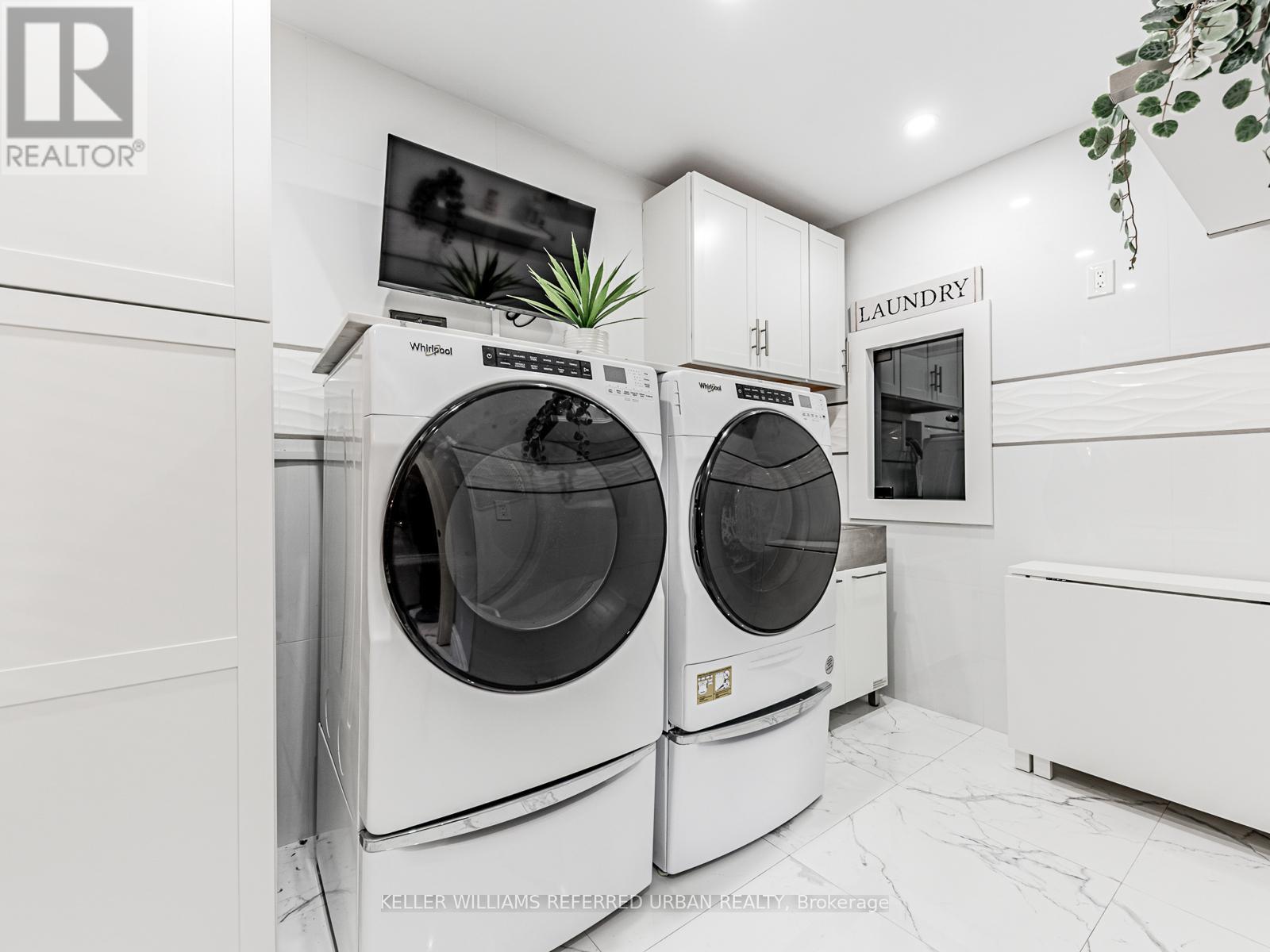 33 Redberry Parkway, Toronto, Ontario  M6L 2J7 - Photo 17 - W12717970