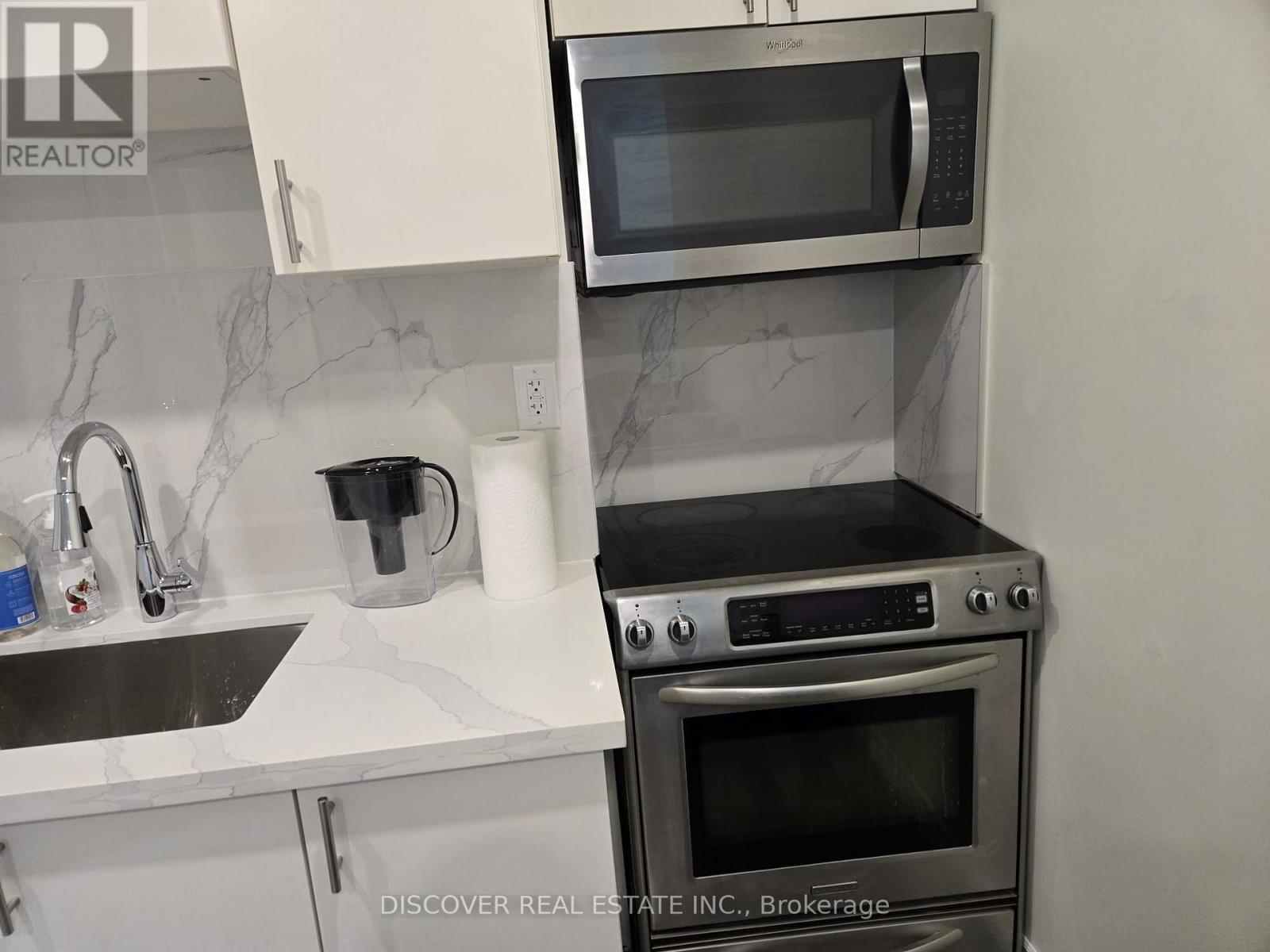 Room - 963 Hampton Crescent, Mississauga, Ontario  L5G 4G7 - Photo 10 - W12718026