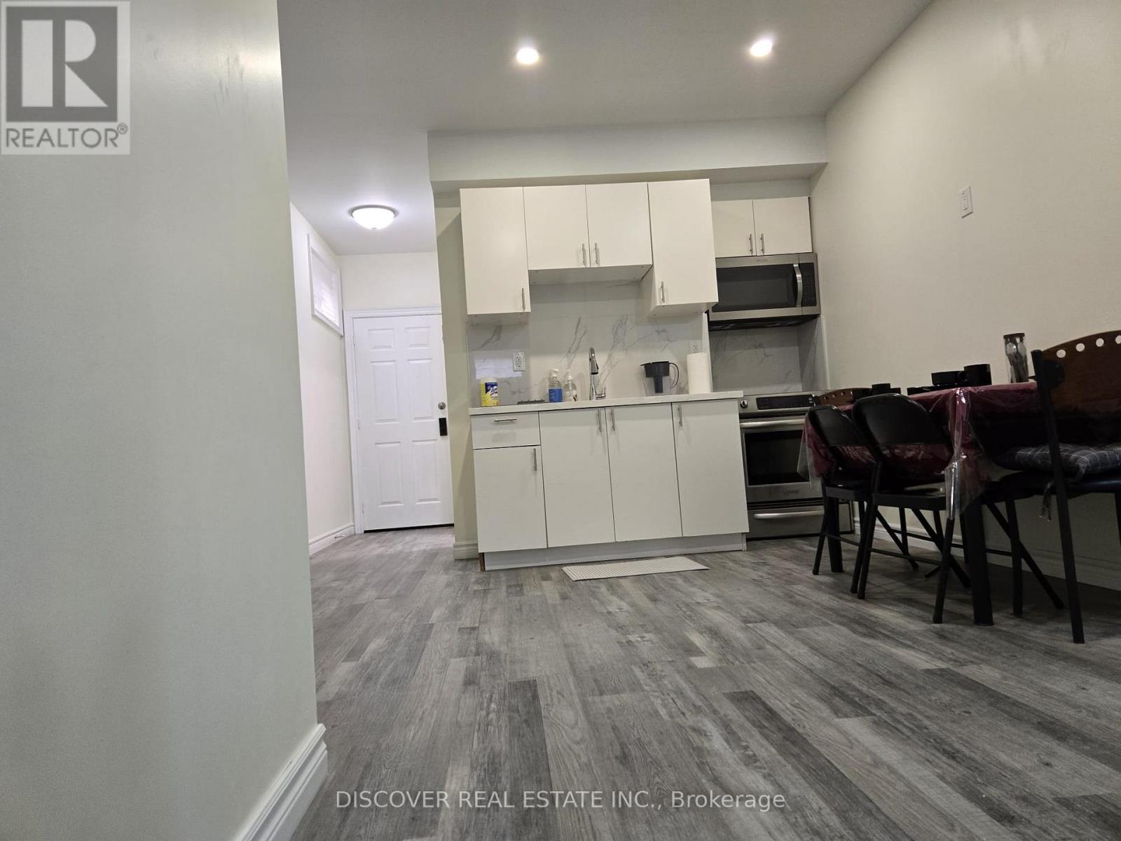 Room - 963 Hampton Crescent, Mississauga, Ontario  L5G 4G7 - Photo 14 - W12718026