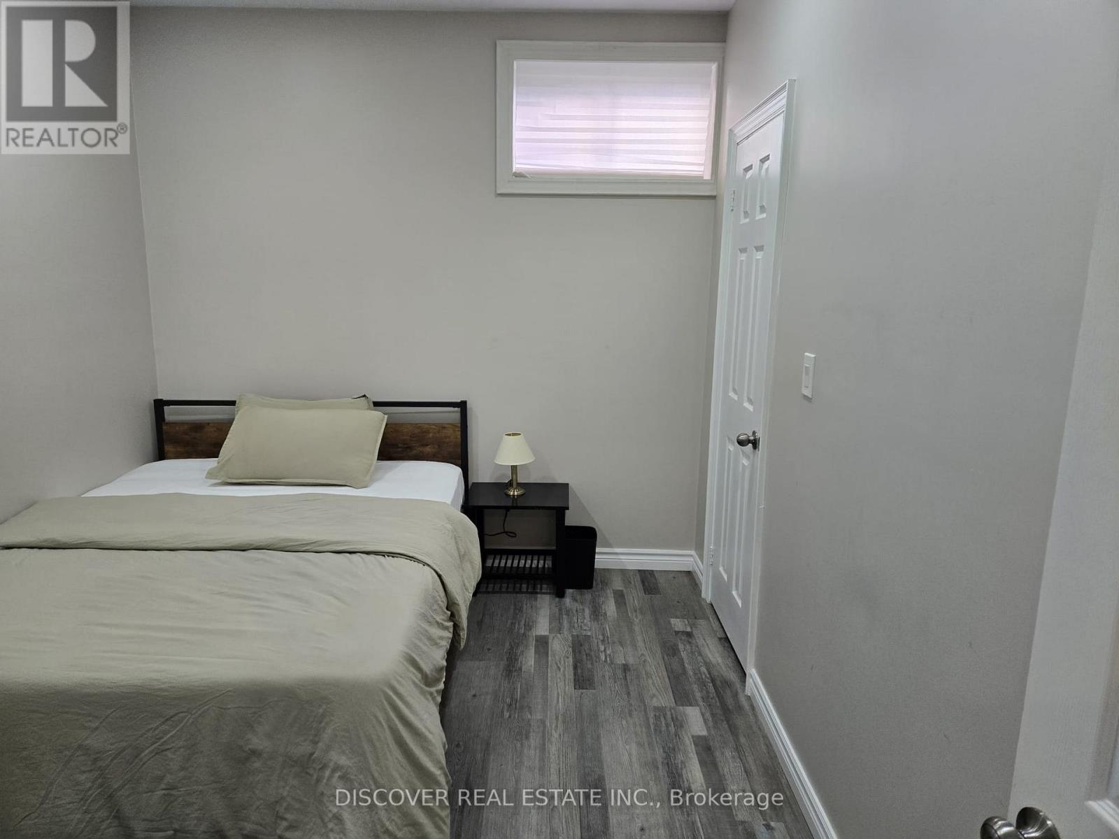 Room - 963 Hampton Crescent, Mississauga, Ontario  L5G 4G7 - Photo 20 - W12718026