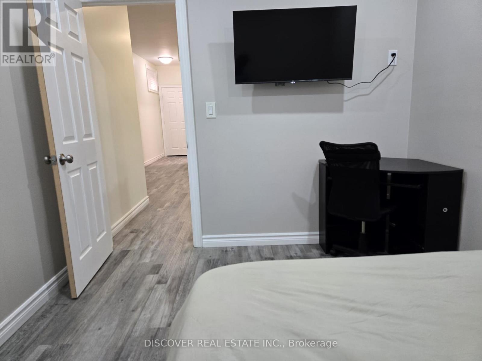 Room - 963 Hampton Crescent, Mississauga, Ontario  L5G 4G7 - Photo 24 - W12718026