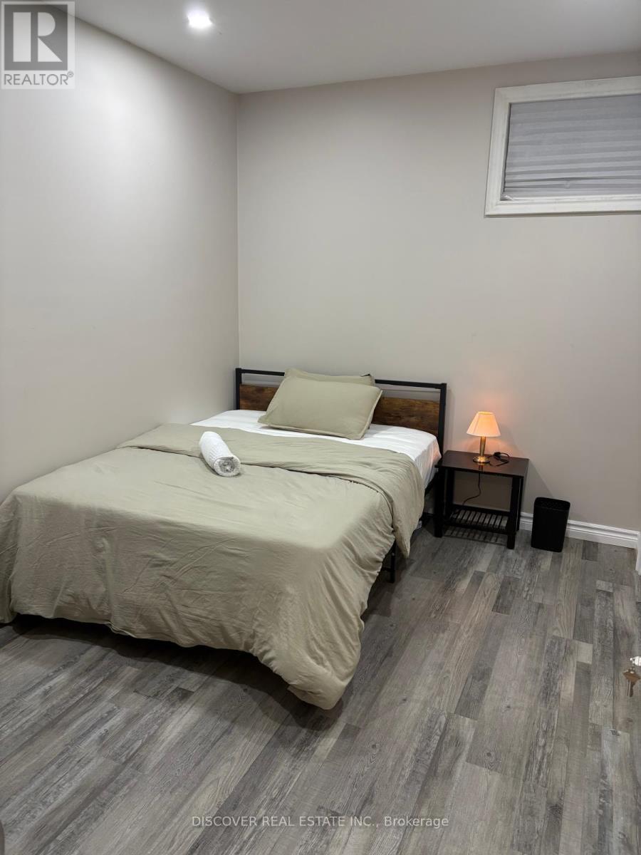 Room - 963 Hampton Crescent, Mississauga, Ontario  L5G 4G7 - Photo 28 - W12718026