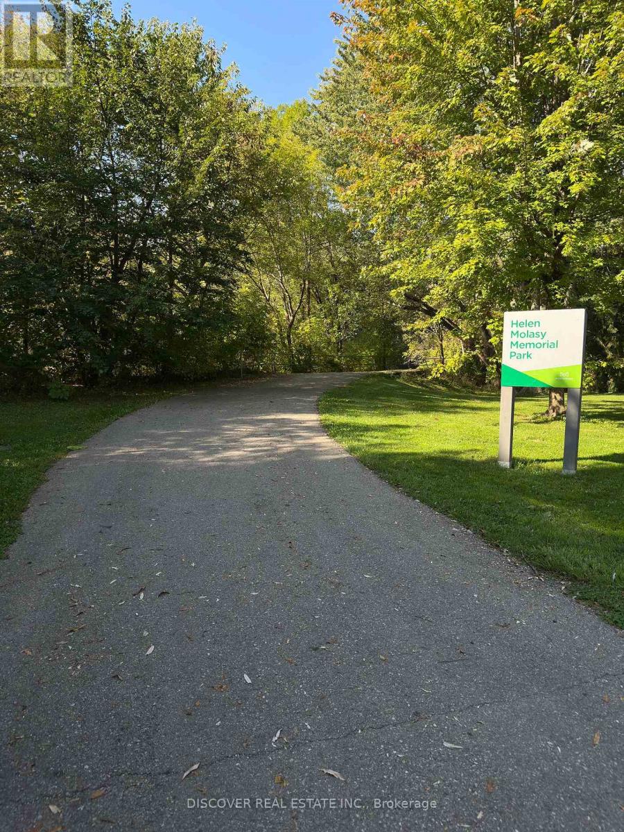 Room - 963 Hampton Crescent, Mississauga, Ontario  L5G 4G7 - Photo 42 - W12718026