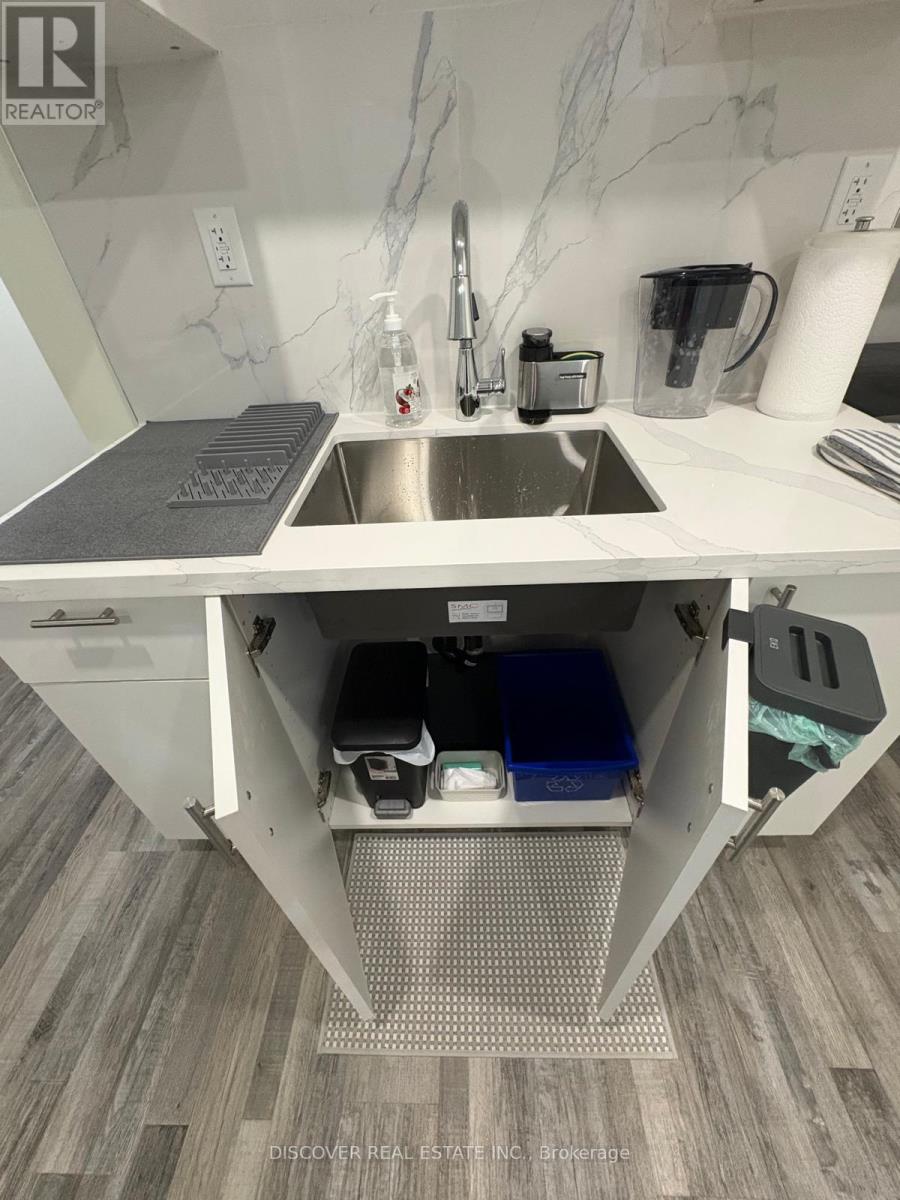 Room - 963 Hampton Crescent, Mississauga, Ontario  L5G 4G7 - Photo 46 - W12718026