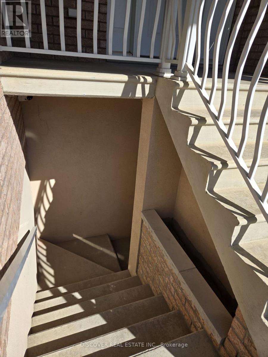 Room - 963 Hampton Crescent, Mississauga, Ontario  L5G 4G7 - Photo 48 - W12718026