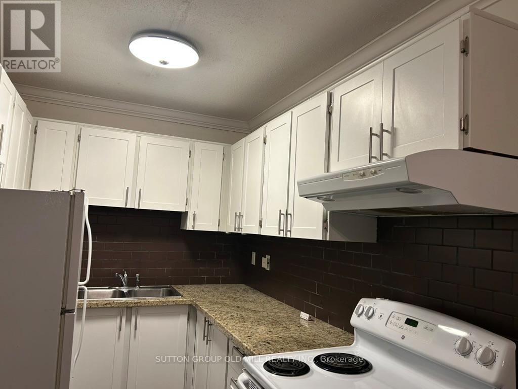 202 - 133 Dunn Avenue, Toronto, Ontario  M6K 2R8 - Photo 5 - W12718034