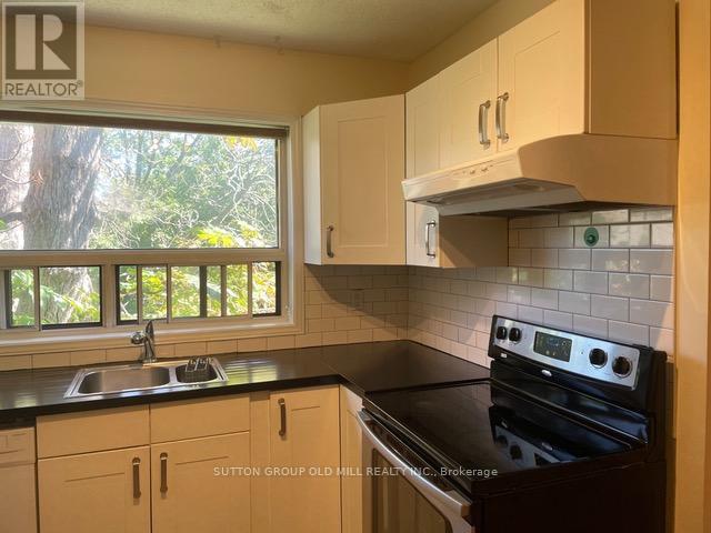 402 - 133 Dunn Avenue, Toronto, Ontario  M6K 2R8 - Photo 3 - W12718036