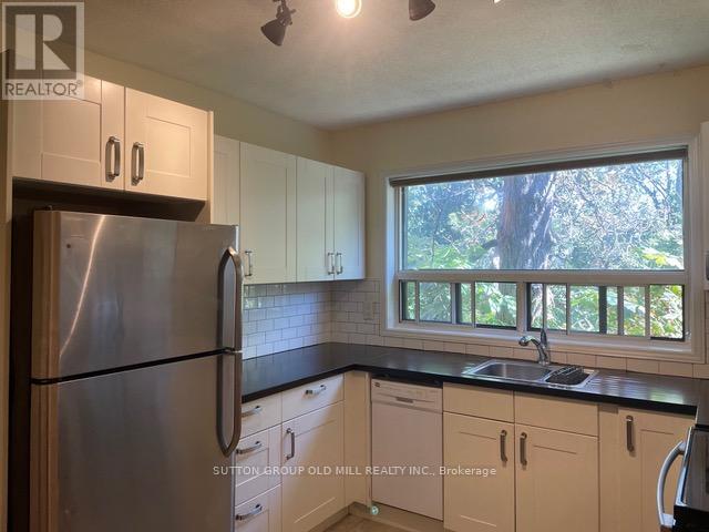 402 - 133 Dunn Avenue, Toronto, Ontario  M6K 2R8 - Photo 4 - W12718036