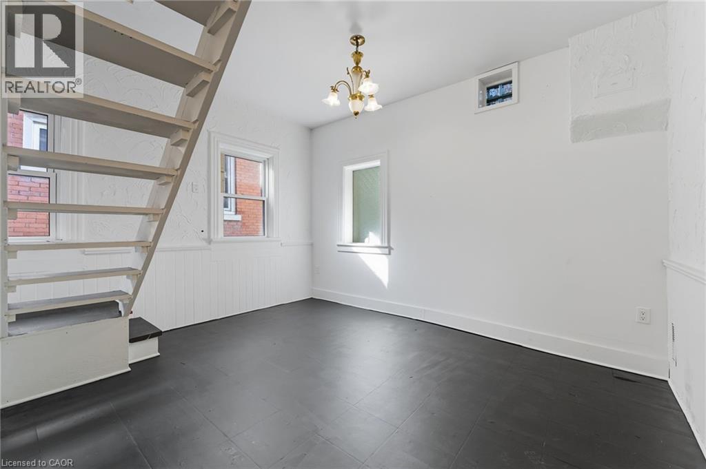 8 Tasker Street, St. Catharines, Ontario  L2R 3Z8 - Photo 17 - 40800029