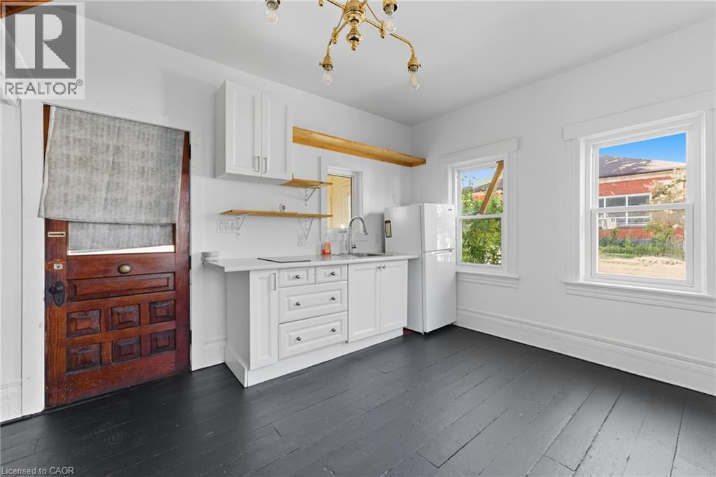 8 Tasker Street, St. Catharines, Ontario  L2R 3Z8 - Photo 8 - 40800029