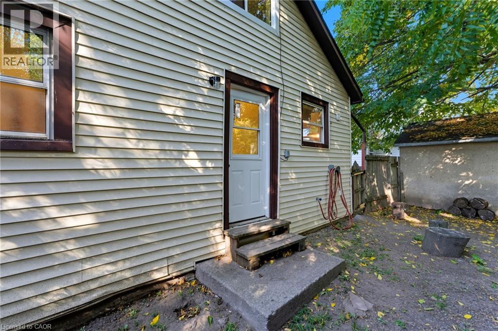 8 Tasker Street, St. Catharines, Ontario  L2R 3Z8 - Photo 15 - 40800012