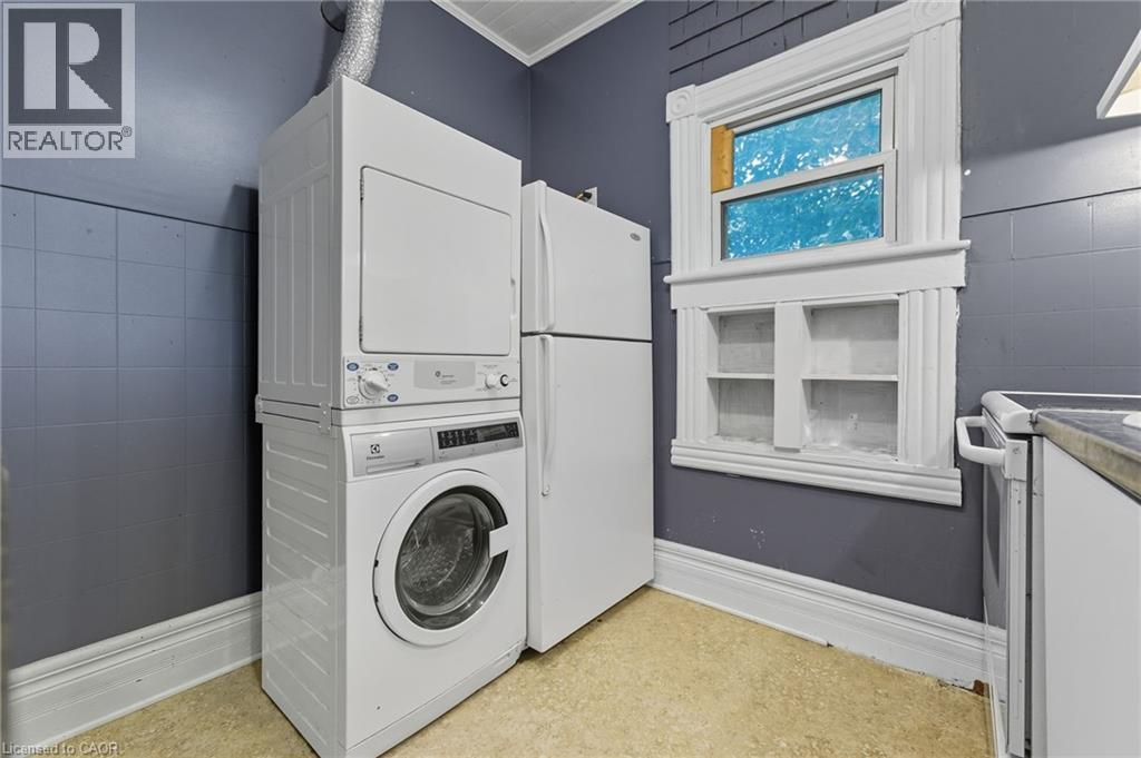 8 Tasker Street, St. Catharines, Ontario  L2R 3Z8 - Photo 18 - 40800012