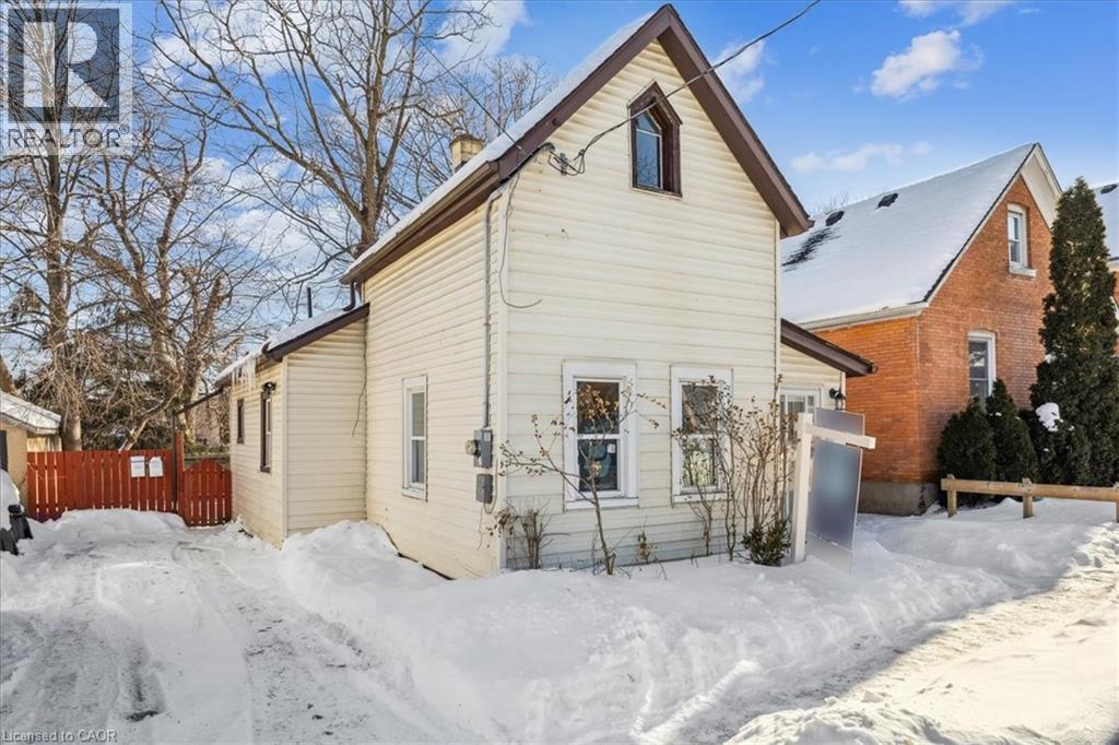 8 Tasker Street, St. Catharines, Ontario  L2R 3Z8 - Photo 3 - 40800012