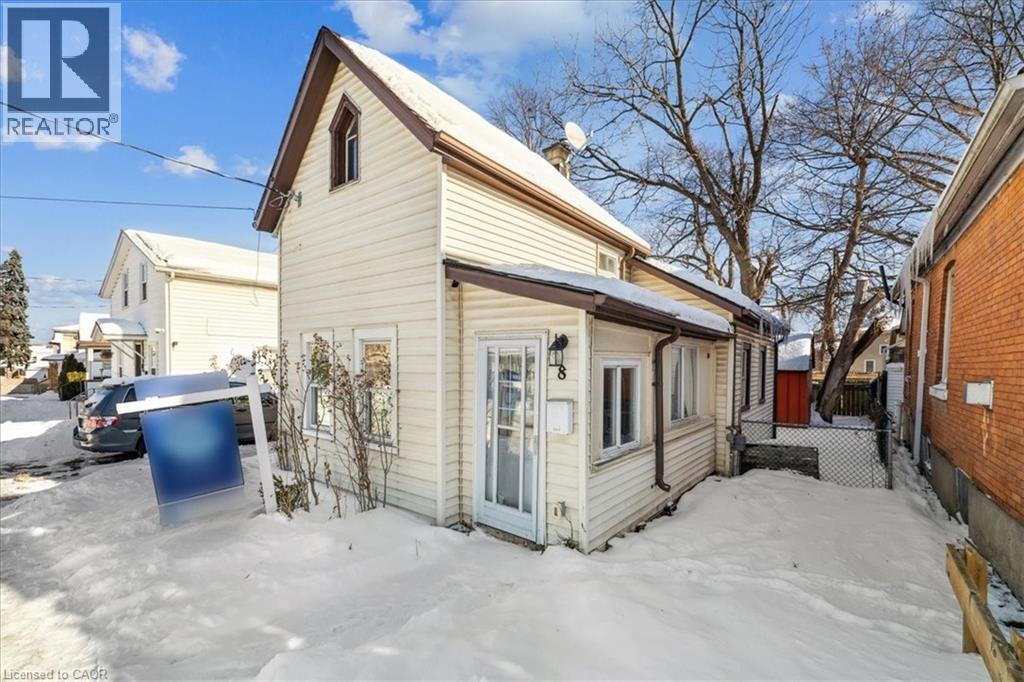 8 Tasker Street, St. Catharines, Ontario  L2R 3Z8 - Photo 5 - 40800012