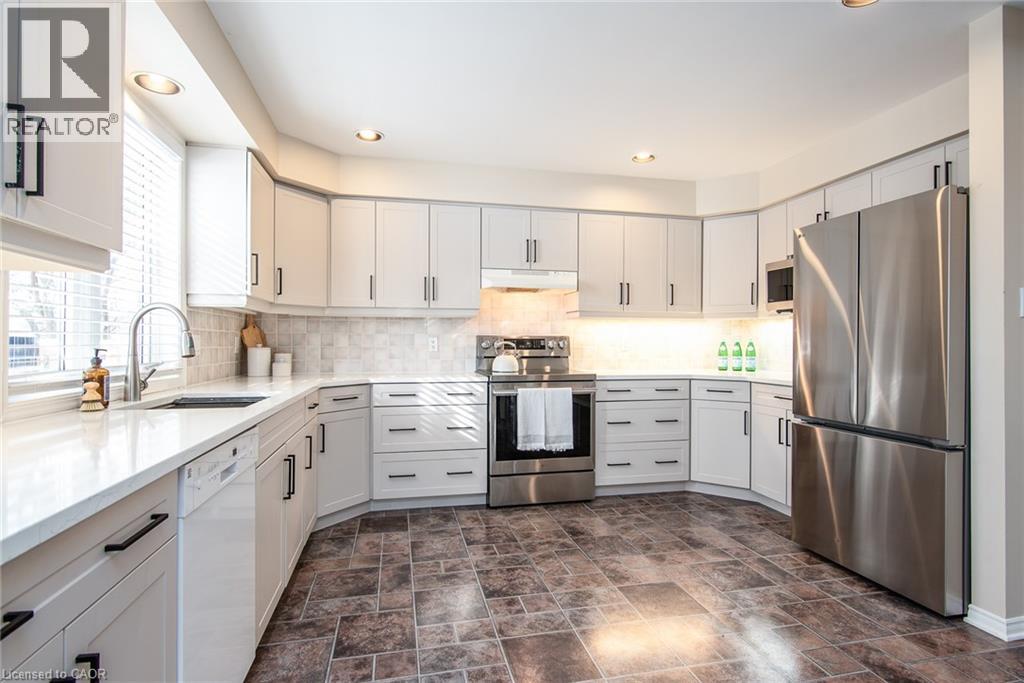 216 Northlake Drive, Waterloo, Ontario  N2V 1A8 - Photo 14 - 40799869