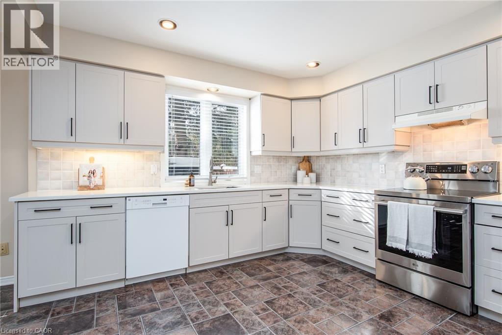 216 Northlake Drive, Waterloo, Ontario  N2V 1A8 - Photo 16 - 40799869