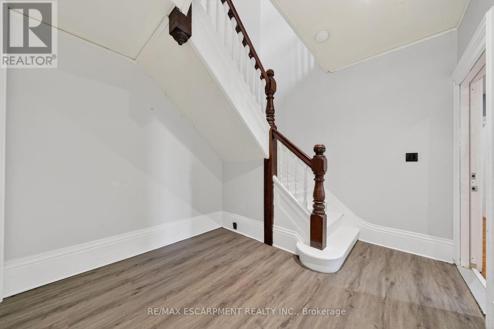 104 William Street, Brantford, Ontario  N3T 3L1 - Photo 6 - X12717880