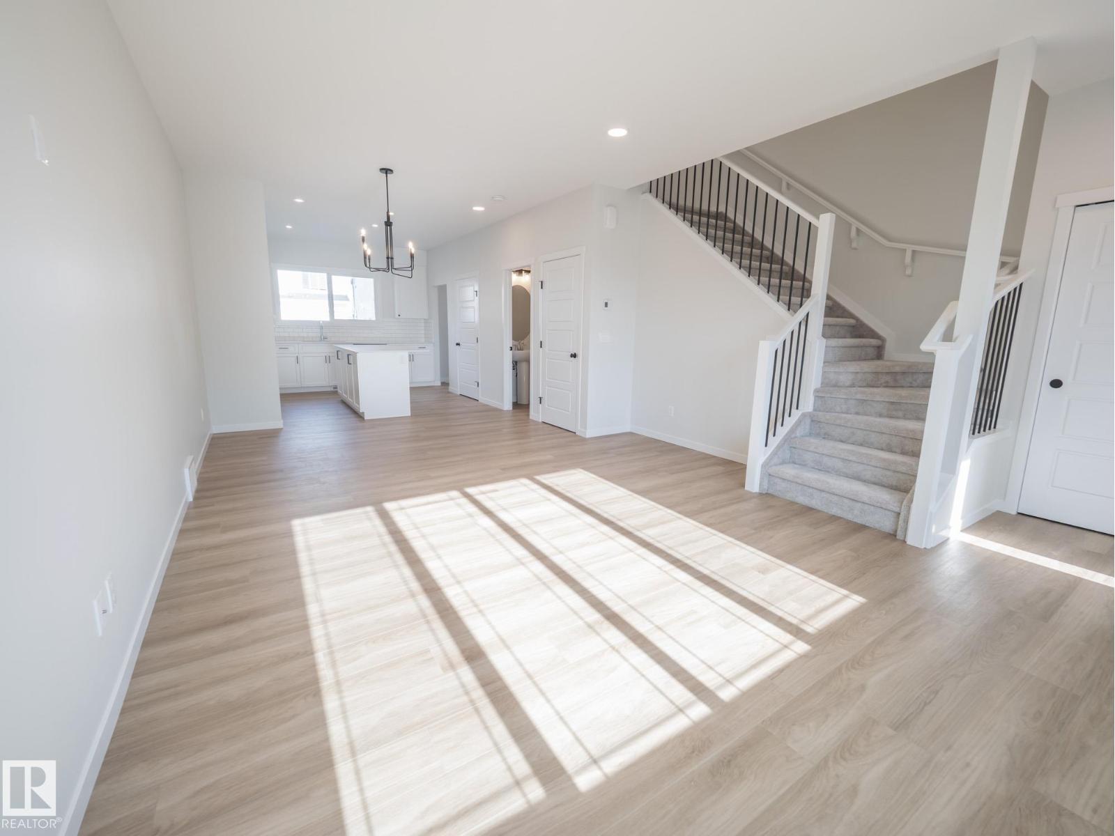 1332 14 Av Nw, Edmonton, Alberta  T6T 2W1 - Photo 5 - E4470661