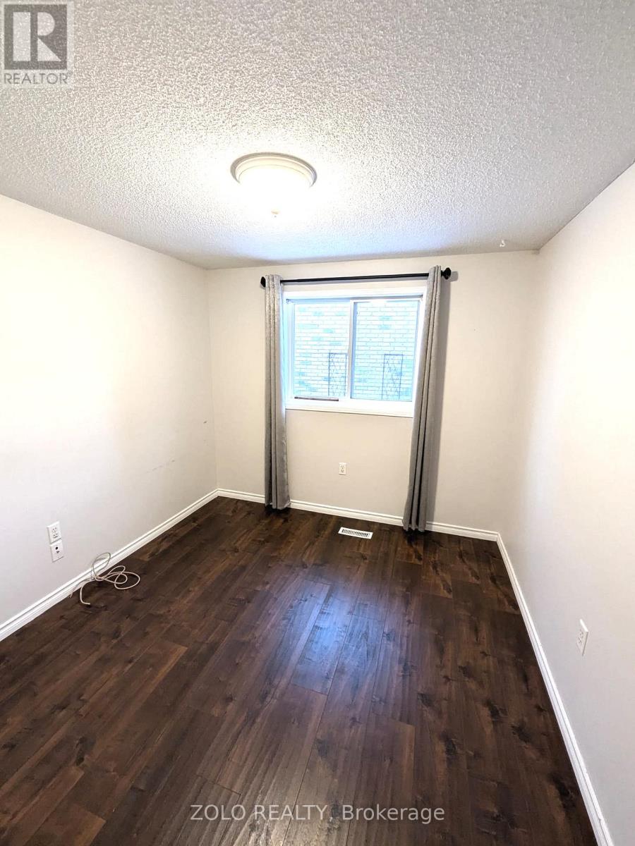 21 Columbia Road, Barrie, Ontario  L4N 8C7 - Photo 10 - S12592692