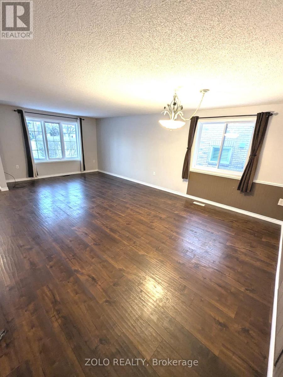 21 Columbia Road, Barrie, Ontario  L4N 8C7 - Photo 2 - S12592692