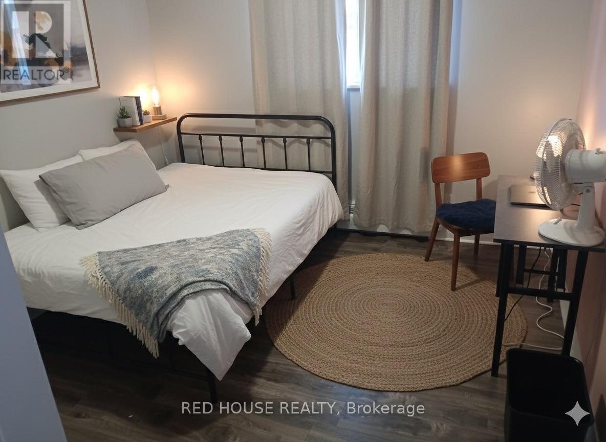 801 - 3555 Derry Road E, Mississauga, Ontario  L4T 1B2 - Photo 2 - W12689030