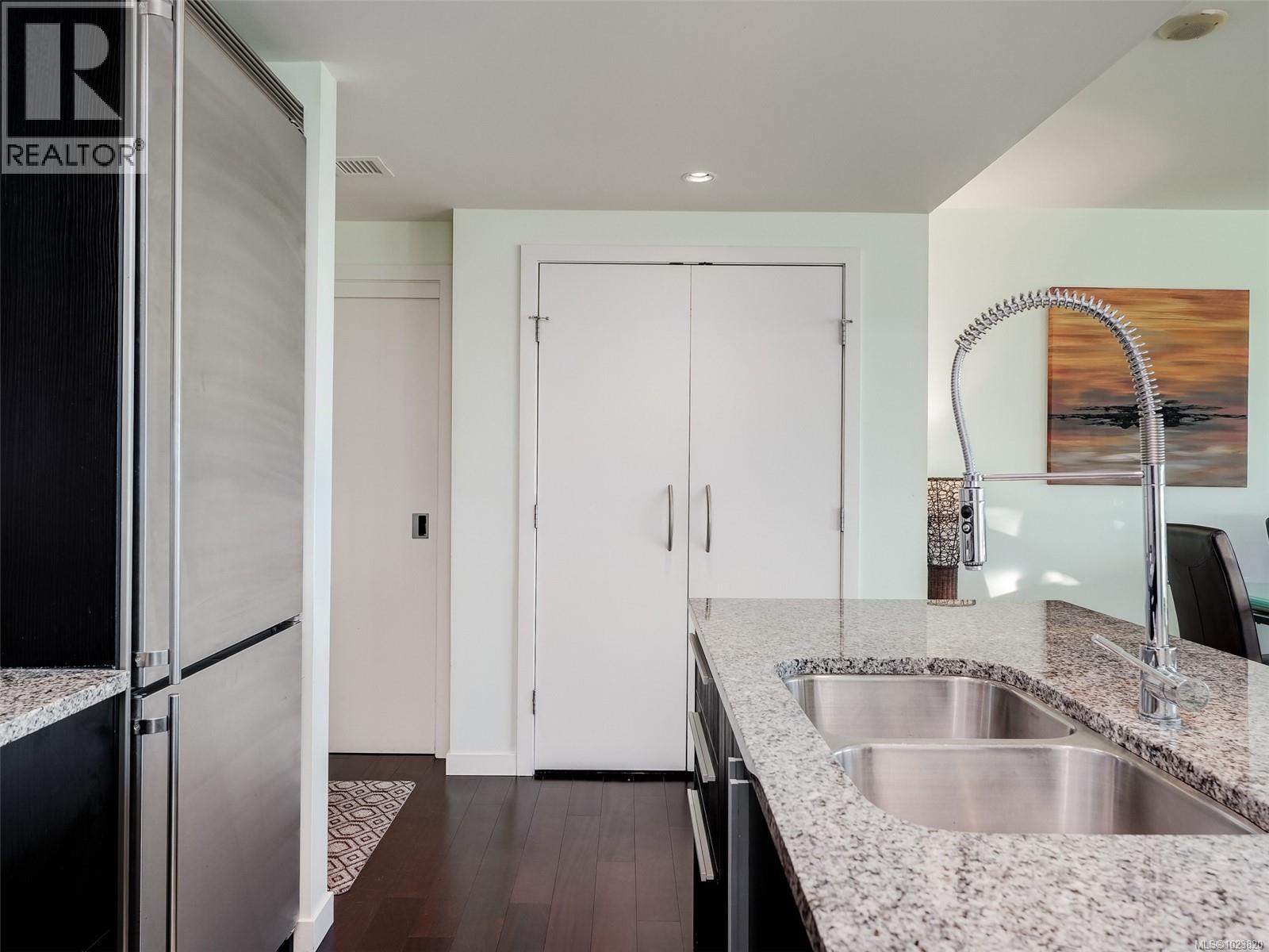 806 707 Courtney St, Victoria, British Columbia  V8W 0A9 - Photo 8 - 1023820