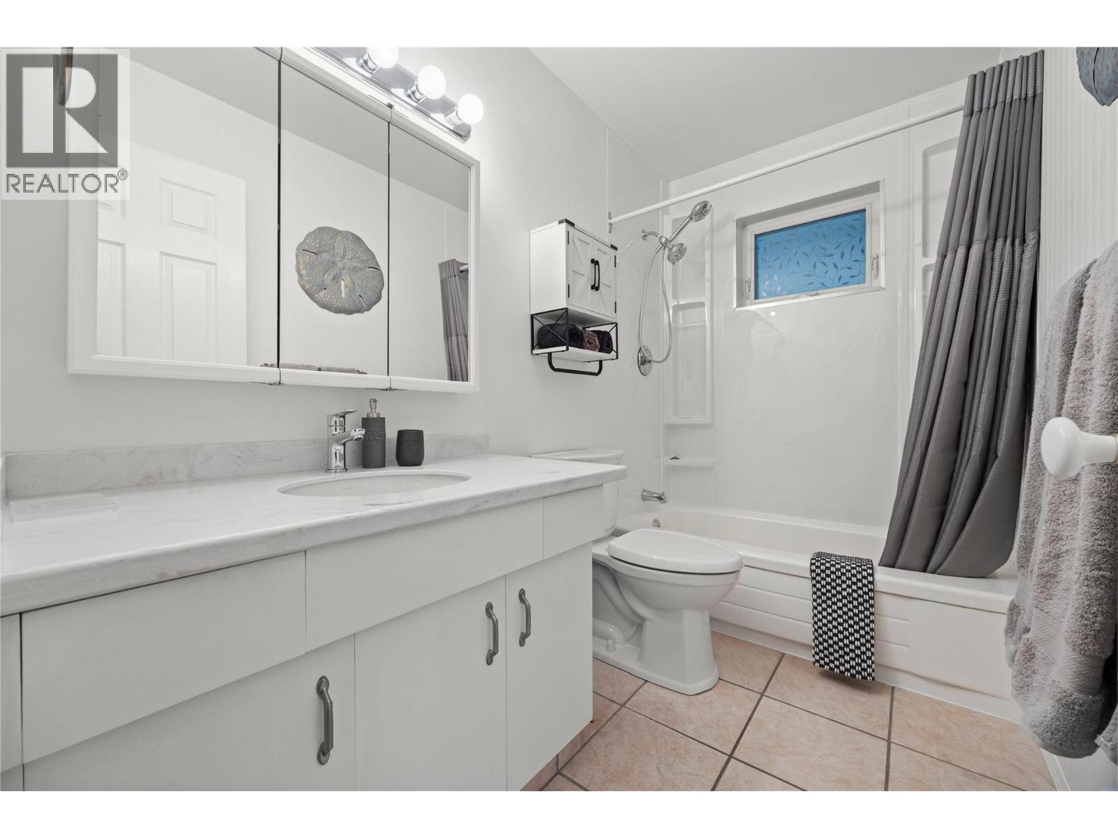 5882 Victoria Street, Peachland, British Columbia  V0X 1X4 - Photo 19 - 10373094