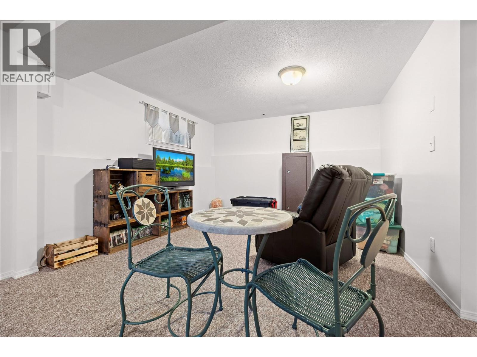 5882 Victoria Street, Peachland, British Columbia  V0X 1X4 - Photo 23 - 10373094