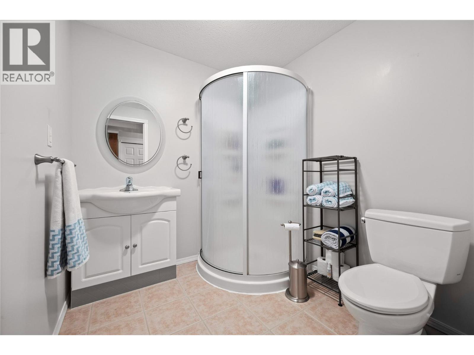 5882 Victoria Street, Peachland, British Columbia  V0X 1X4 - Photo 24 - 10373094