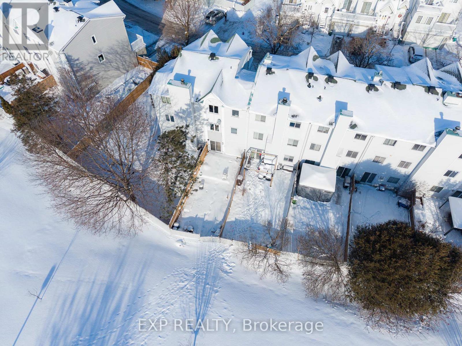 98 Castlegreen Private, Ottawa, Ontario  K1T 3N3 - Photo 29 - X12718016